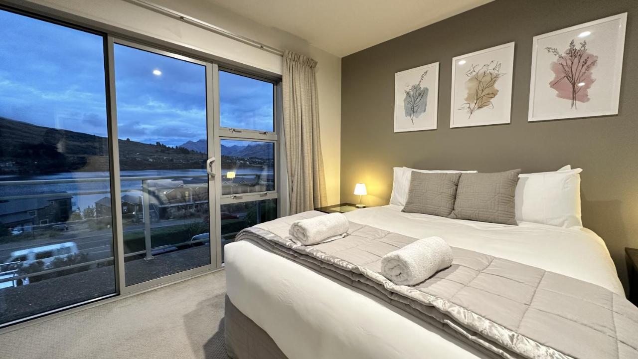 Apartment Remarkable Lakeview Two Bedroom Queenstown
