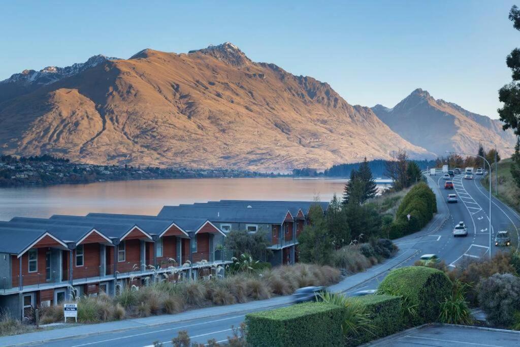 Apartment Remarkable Lakeview Two Bedroom Queenstown