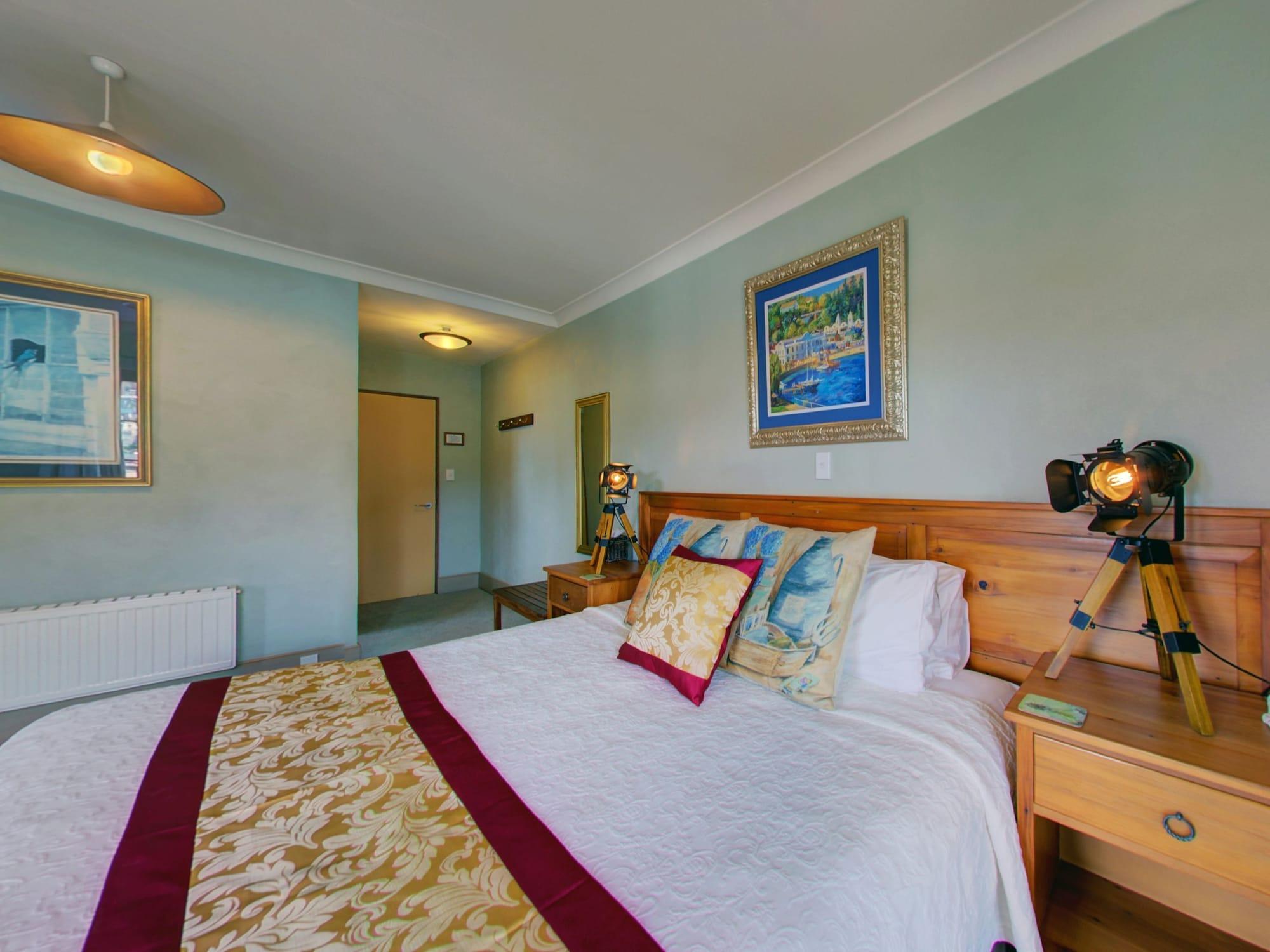 Browns Boutique 4* Queenstown