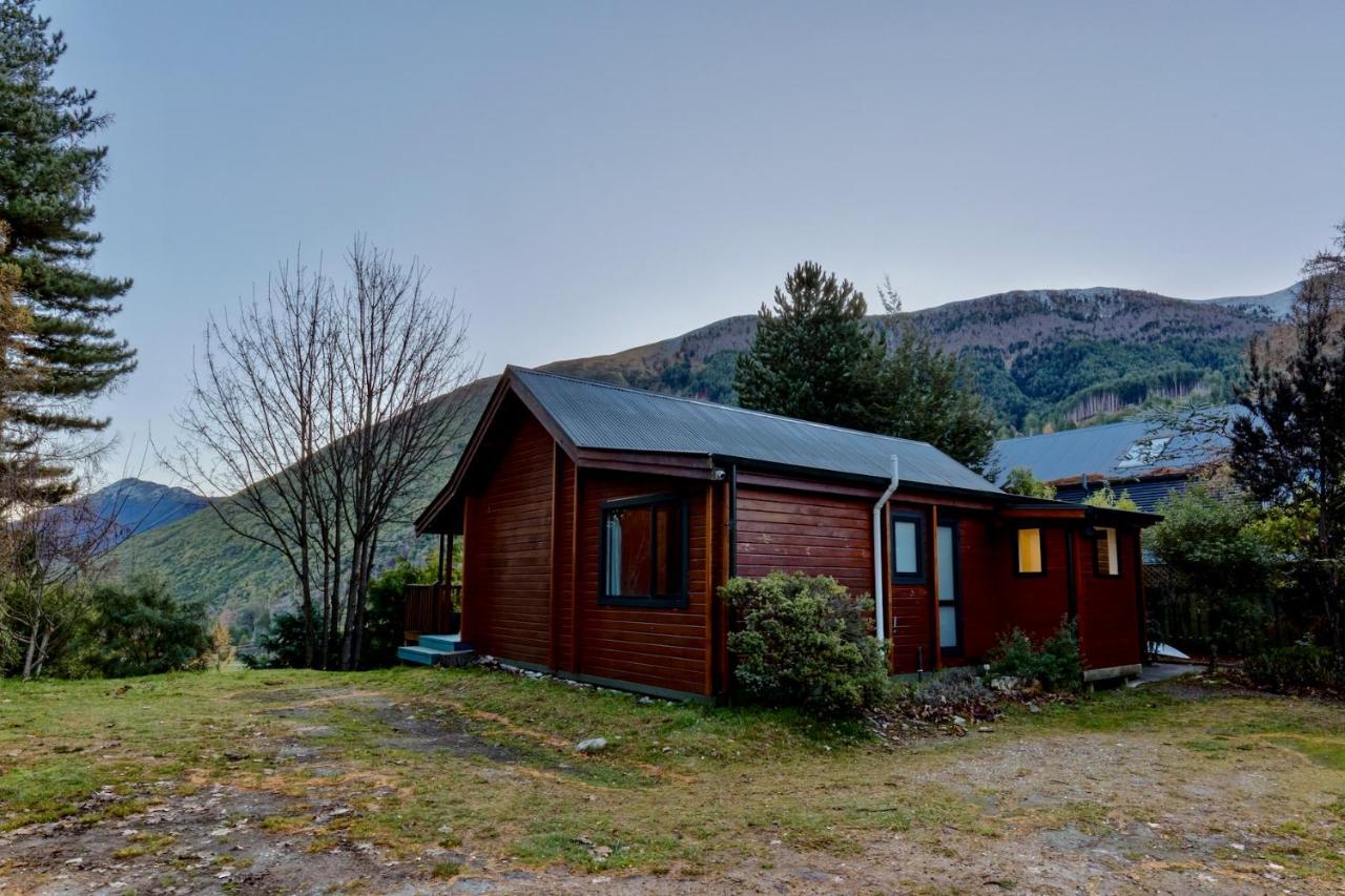 Chalet Kereru Cottage, Cosy Log Cabin, Serene & Mountain Views *