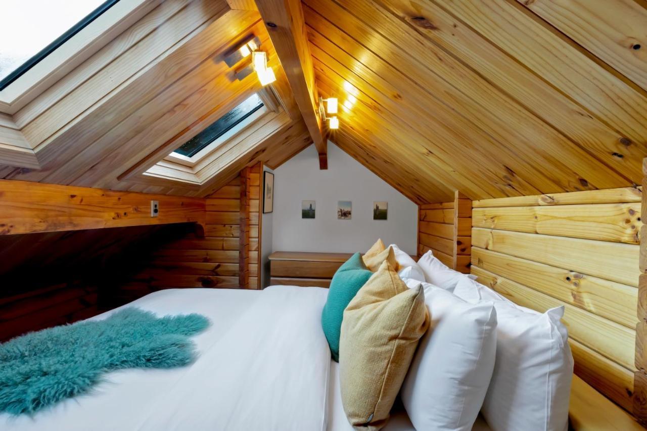 Kereru Cottage, Cosy Log Cabin, Serene & Mountain Views *