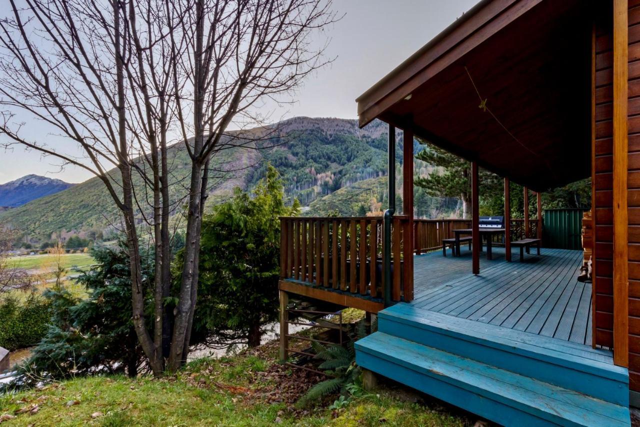 Kereru Cottage, Cosy Log Cabin, Serene & Mountain Views