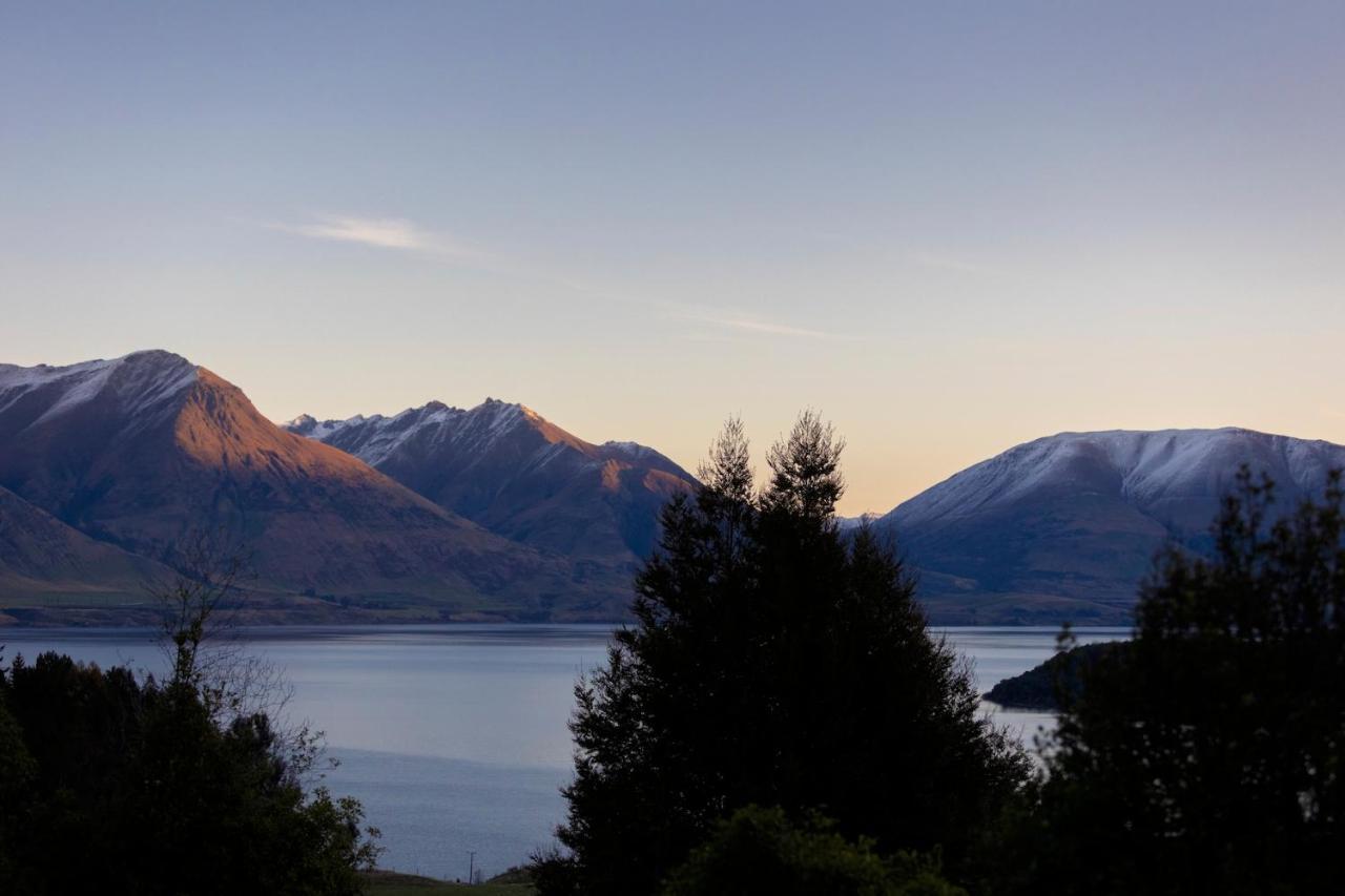 Kereru Cottage, Cosy Log Cabin, Serene & Mountain Views Chalet *