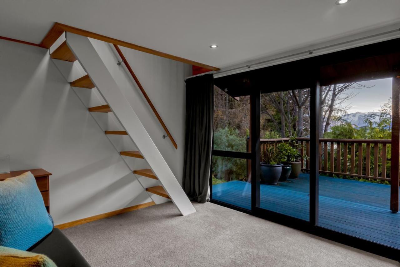 Kereru Cottage, Cosy Log Cabin, Serene & Mountain Views * Queenstown