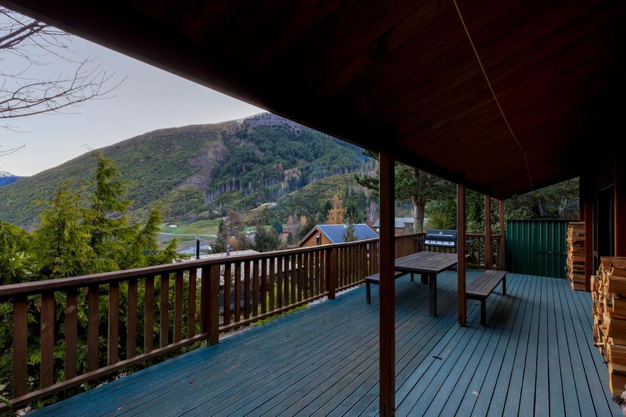 Chalet Kereru Cottage, Cosy Log Cabin, Serene & Mountain Views
