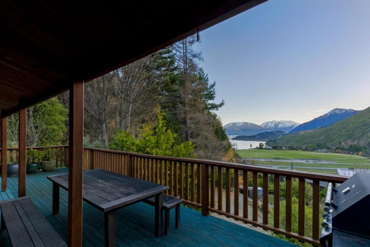 Kereru Cottage, Cosy Log Cabin, Serene & Mountain Views Chalet *