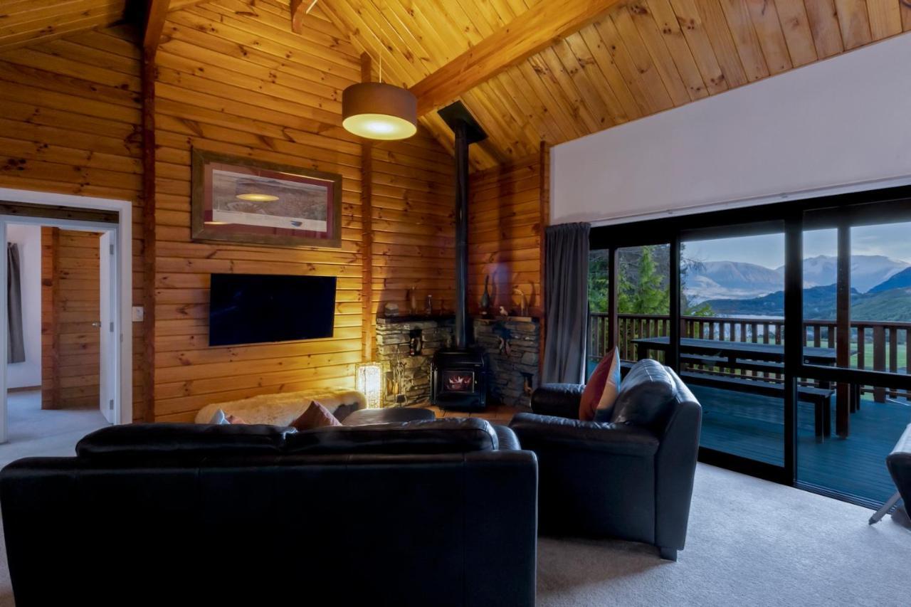 Kereru Cottage, Cosy Log Cabin, Serene & Mountain Views Chalet