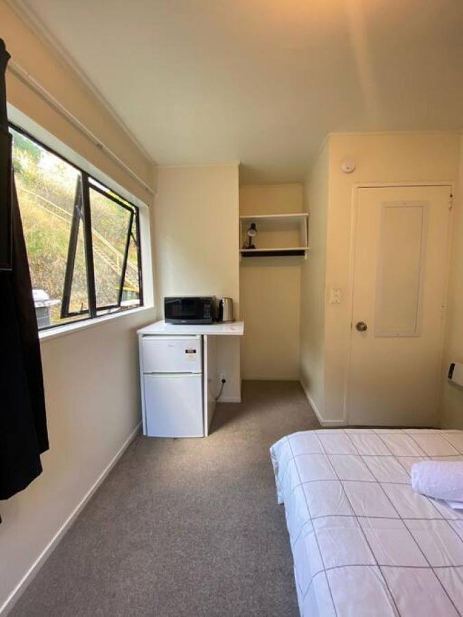 Small, Affordable Private Room In A 7 Bedroom Shared House - The Bella'S Room5