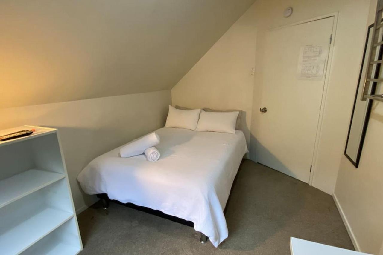 Small, Value- Private In A 7 Bedroom Shared House - The Lucas's Room2 Holiday home Queenstown