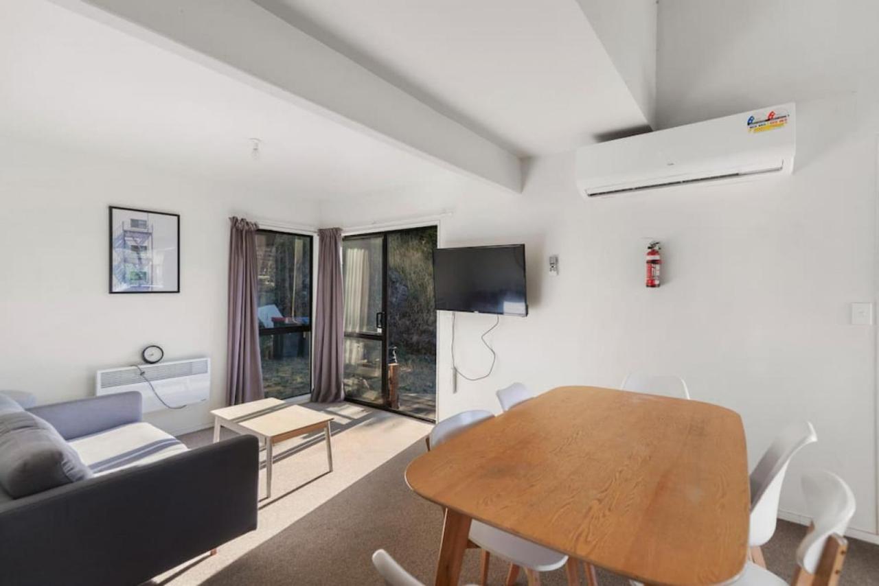 Small, Value- Private In A 7 Bedroom Shared House - The Lucas's Room2 Queenstown