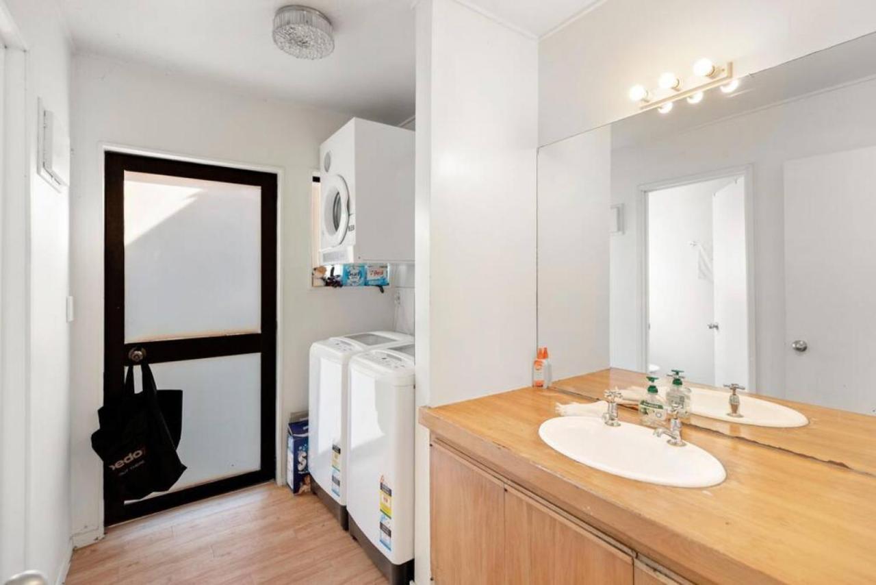 Small, Value- Private In A 7 Bedroom Shared House - The Lucas's Room2 Holiday home Queenstown
