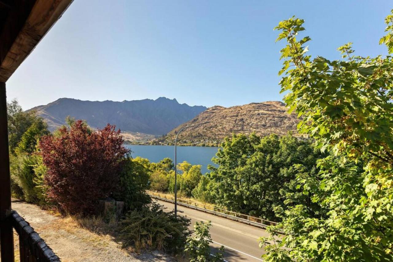 Small, Value- Private In A 7 Bedroom Shared House - The Lucas's Room2 Holiday home Queenstown
