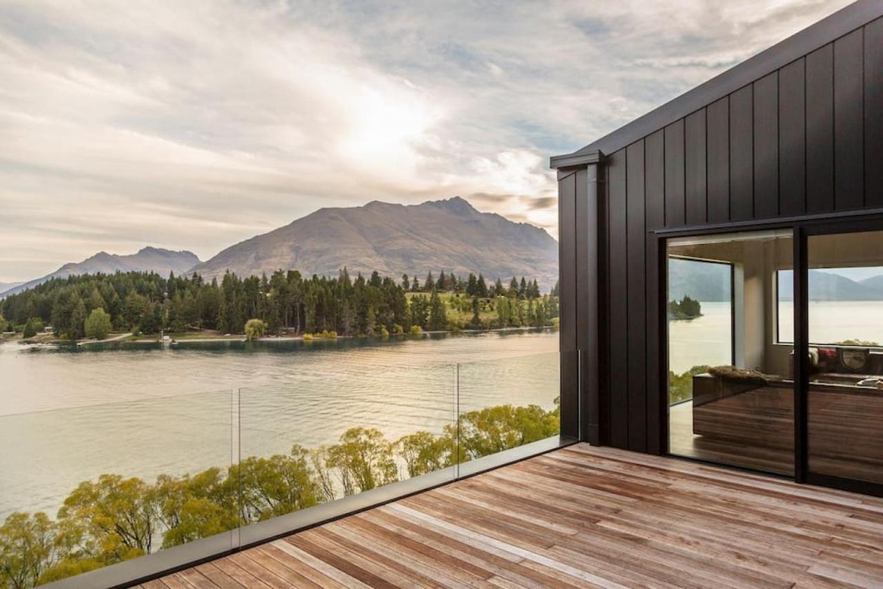 Holiday home Lakehouse Joela - Award Winning Luxury Queenstown