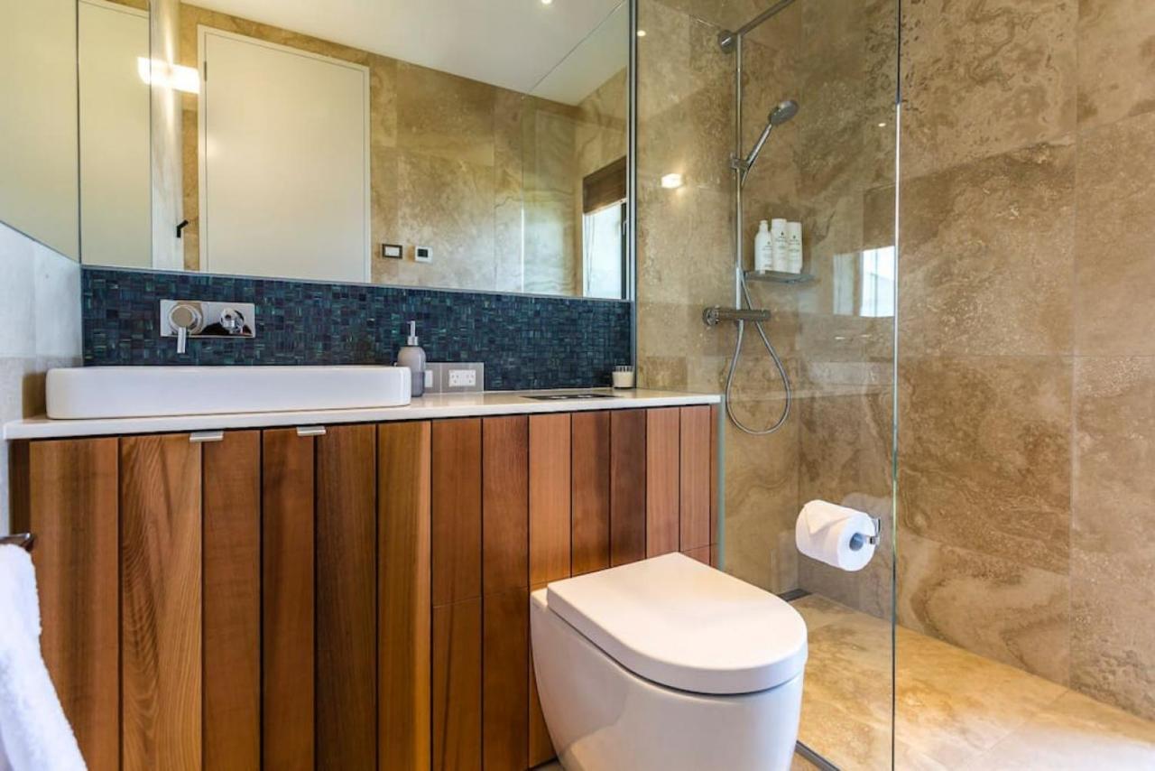 Lakehouse Joela - Award Winning Luxury Holiday home *