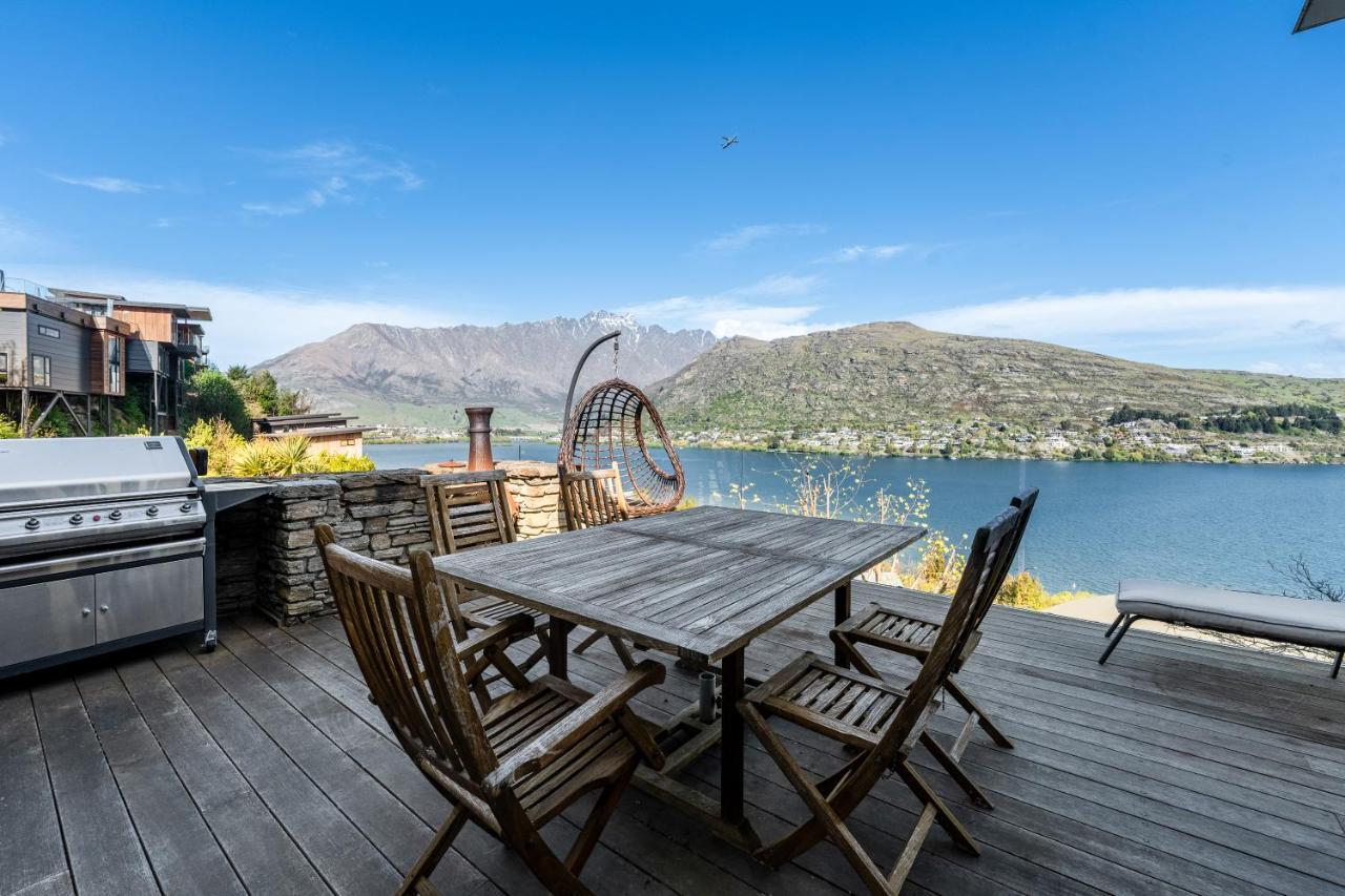 Spectacular Lake & Mountain View Holiday home