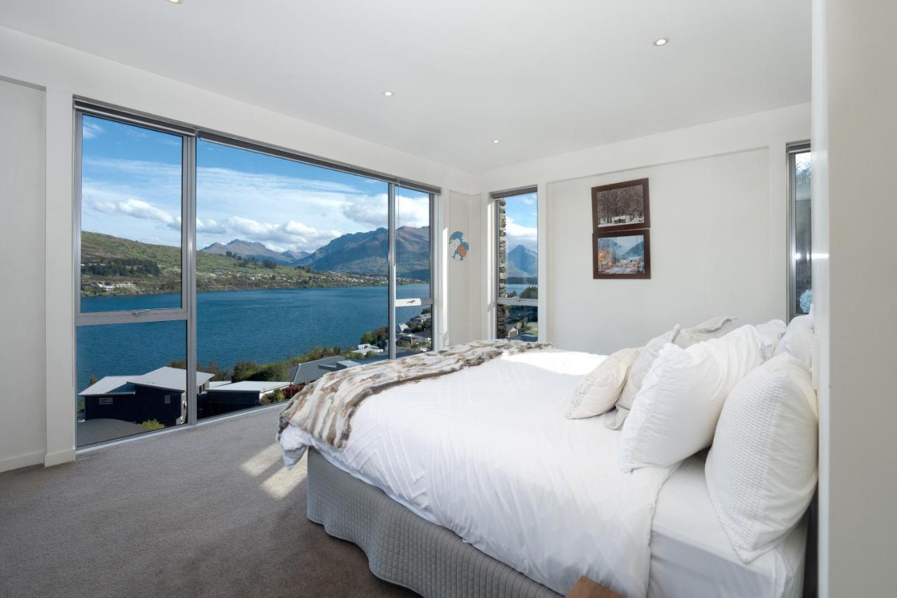 Spectacular Lake & Mountain View Queenstown