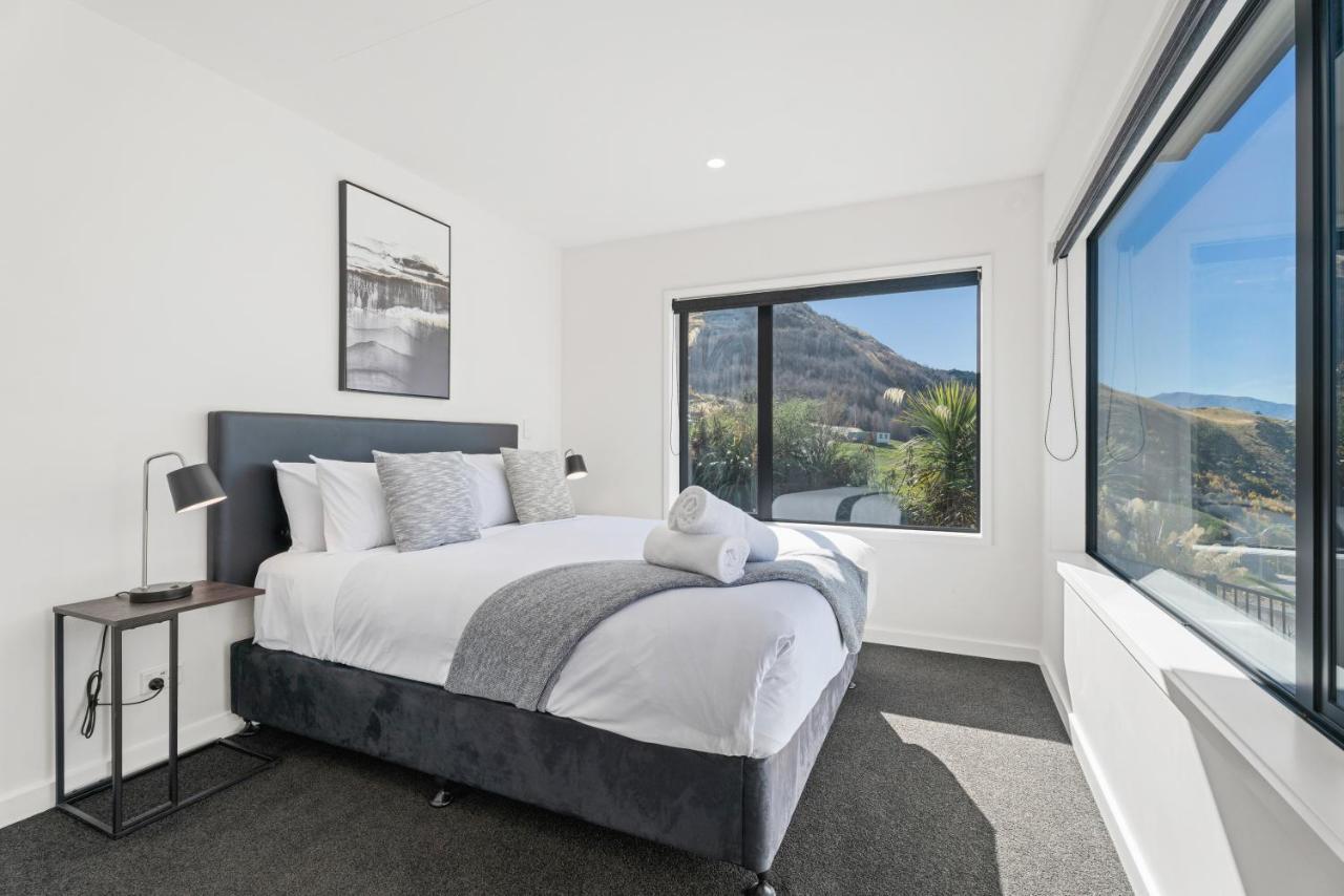 Style & Tranquillity - 4 Bedroom House
