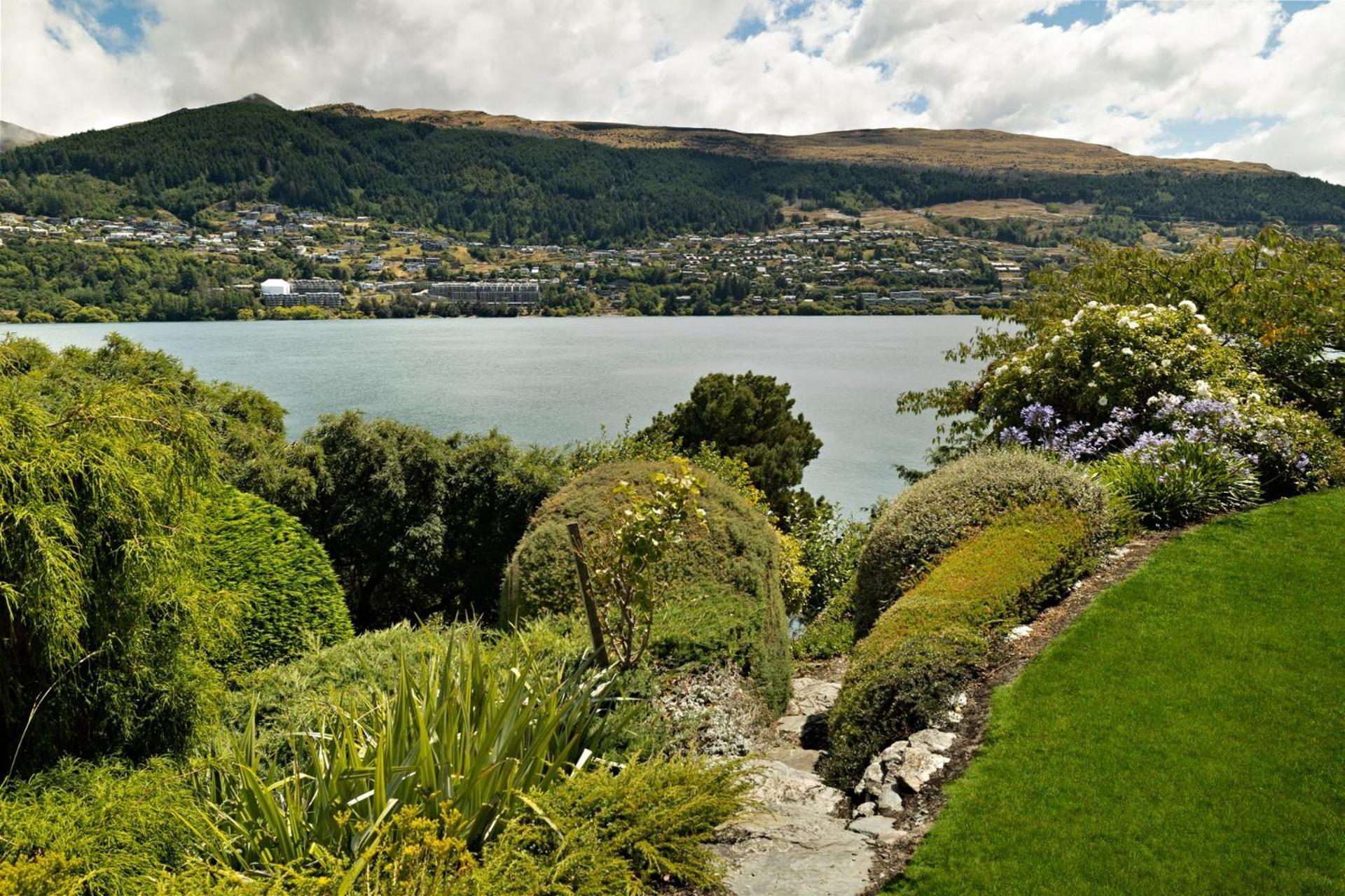 Holiday home Lakefront