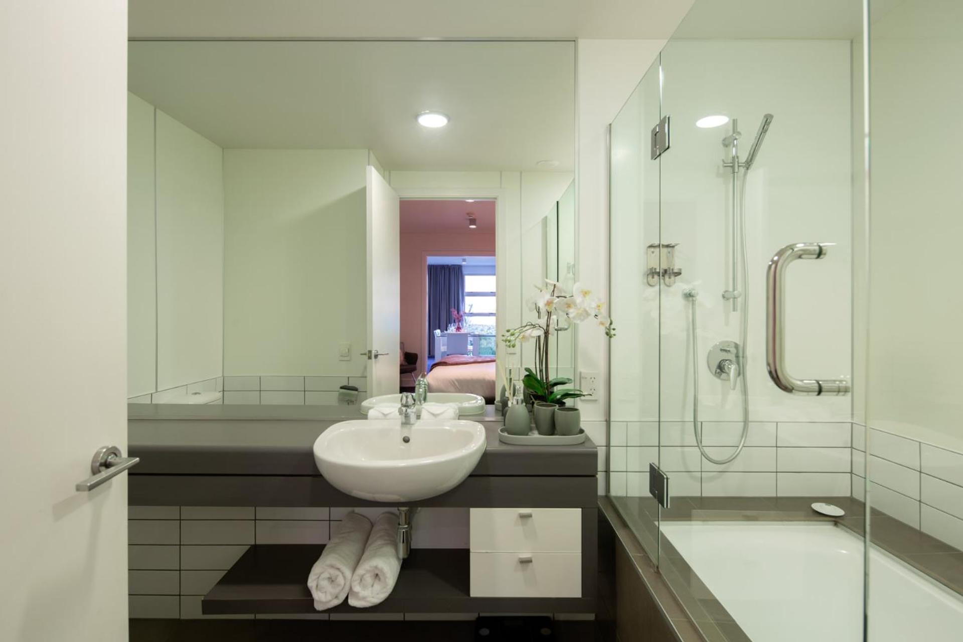 Mantra- Free Parking- Ac- Direct Access Apartment