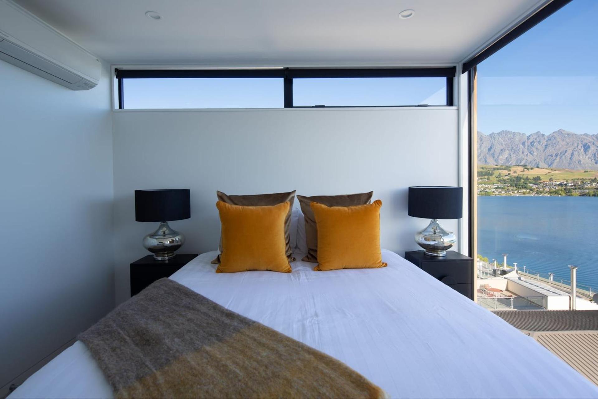 Villa Lakehouse 4- Free Parking- Walk To Town- Air Con *