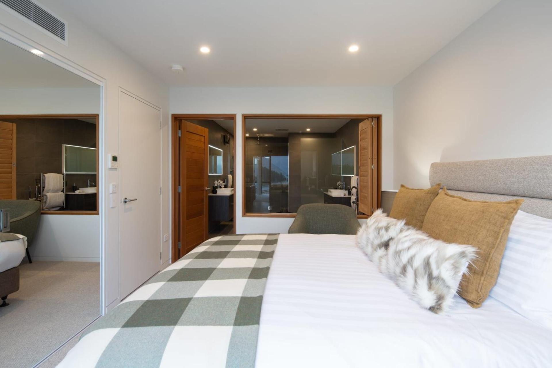 Lakehouse 3- Free Parking- Walk To Town- Air Con