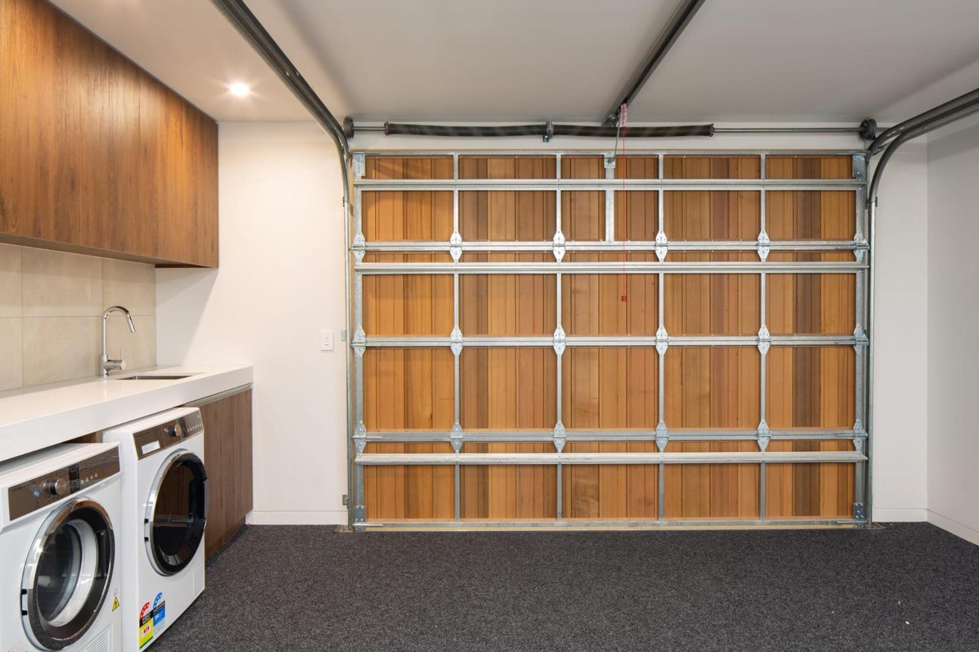 Lakehouse 3- Free Parking- Walk To Town- Air Con