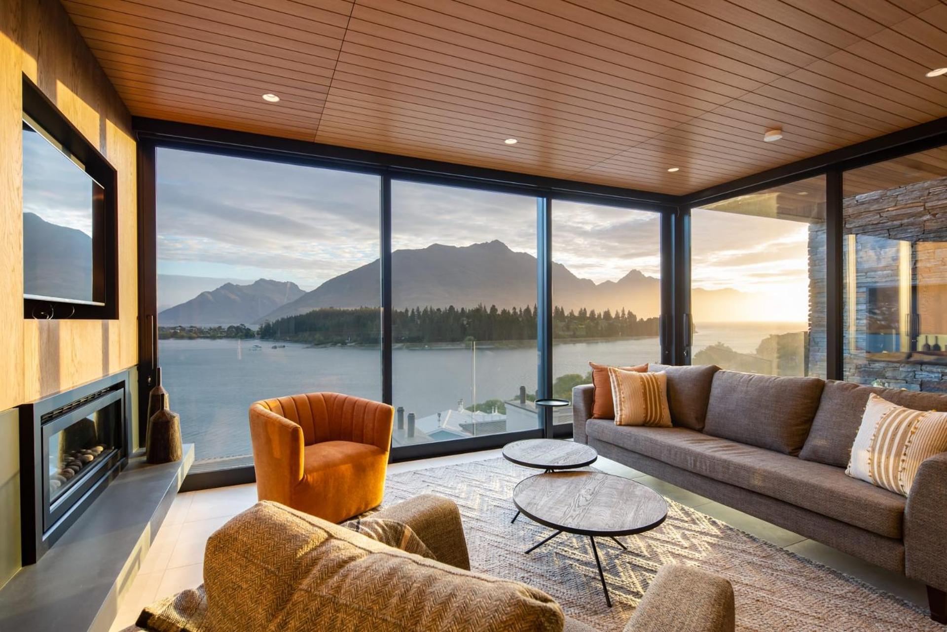 Lakehouse 3- Free Parking- Walk To Town- Air Con Villa *