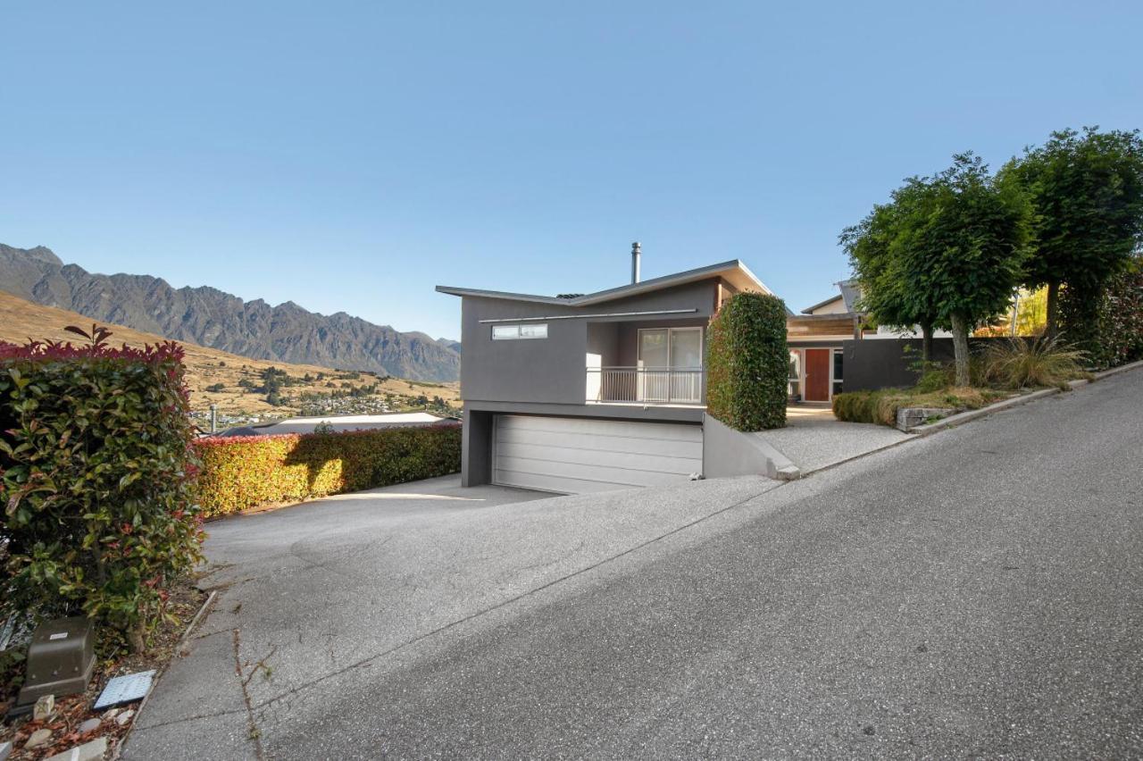 Hilltop Views Apartment Queenstown