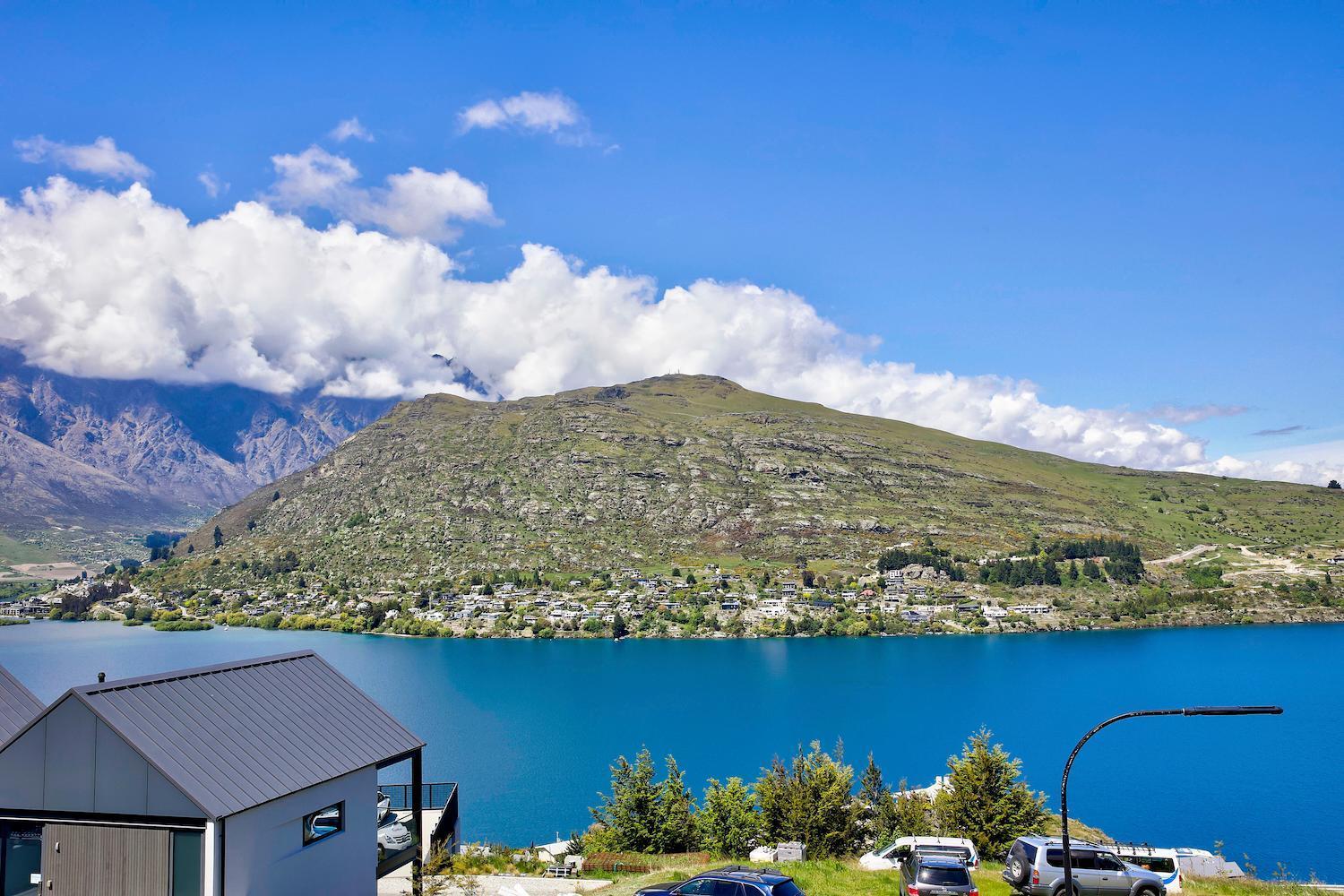 Belle Vue - Stunning Views And Hot Tub Villa Queenstown