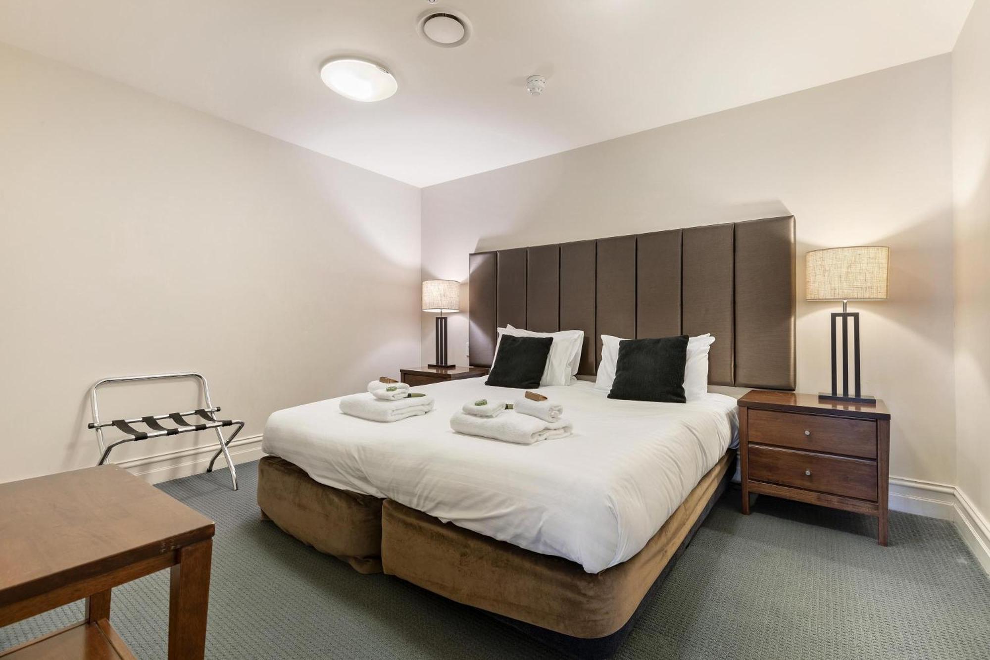 The Beacon - 2 Bedroom Town Center 606 Apartment Queenstown