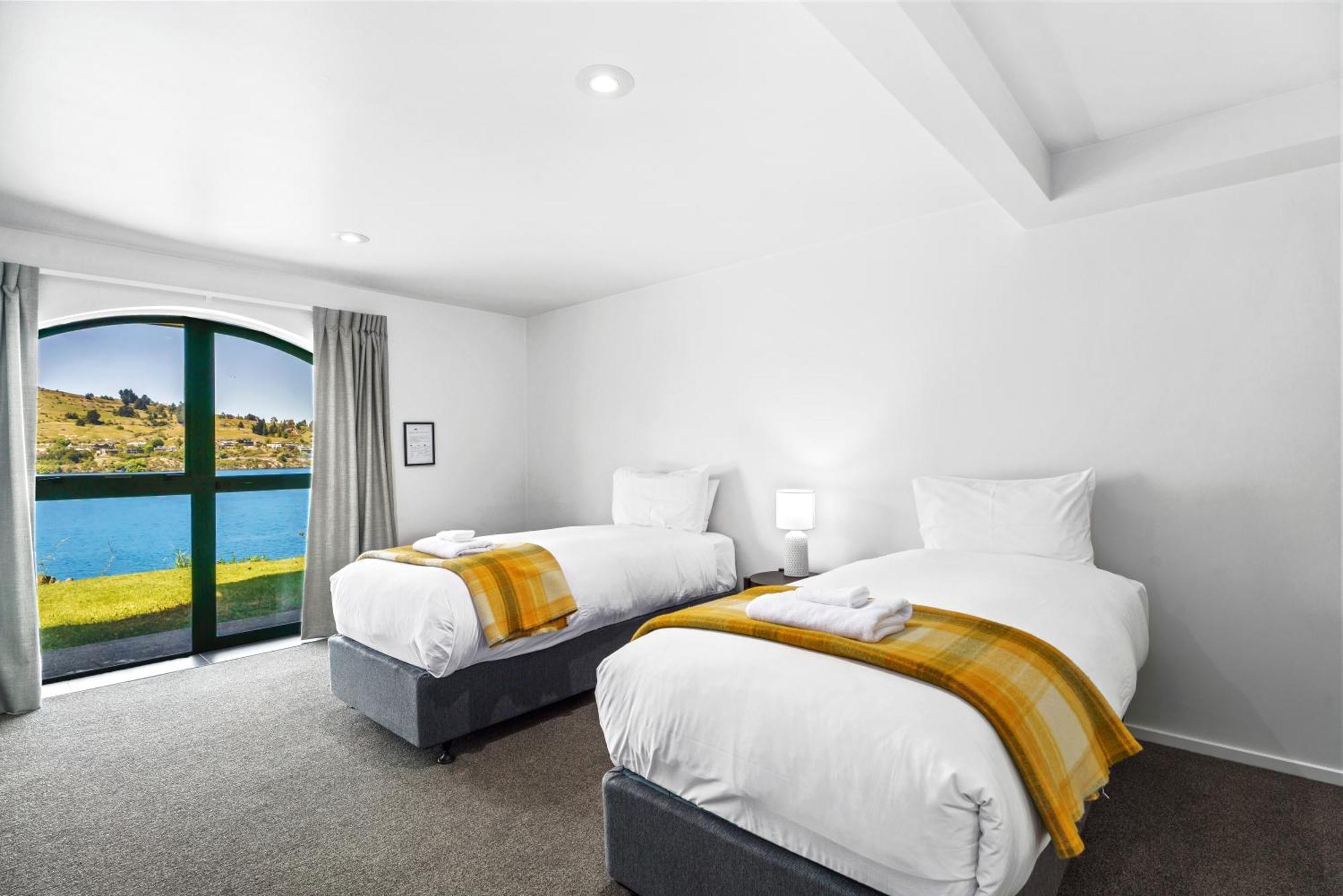 Lakefront Living At Remarkables Retreat - Eight Apartment *