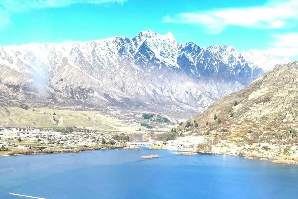 Views On Florence * Queenstown