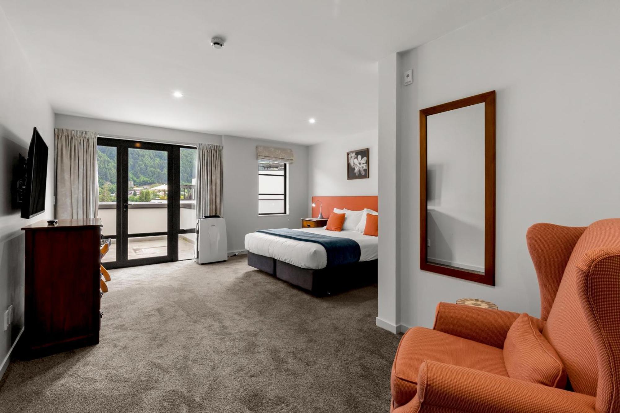 The Glebe Aparthotel 4*