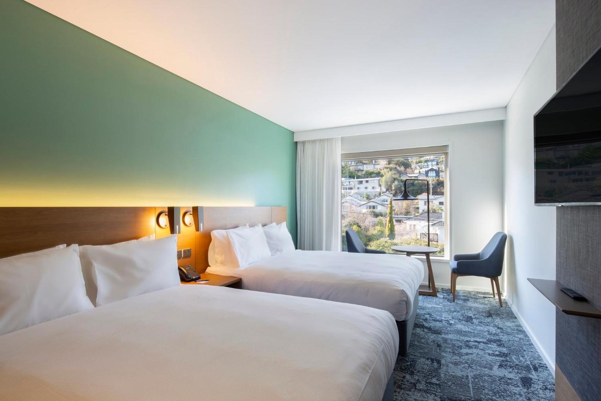 Hotel Express & By Ihg
