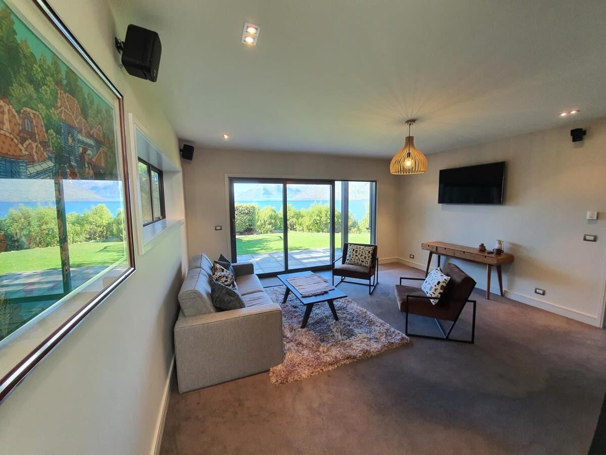 Private Retreat - Stunning & Mountain Views