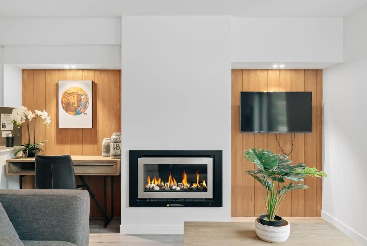 Apartment Coronet Base At La Du Parc