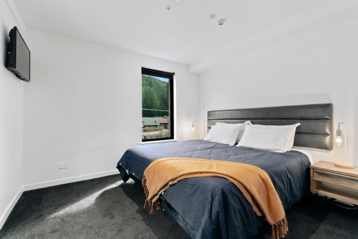 Apartment Coronet Base At La Du Parc *