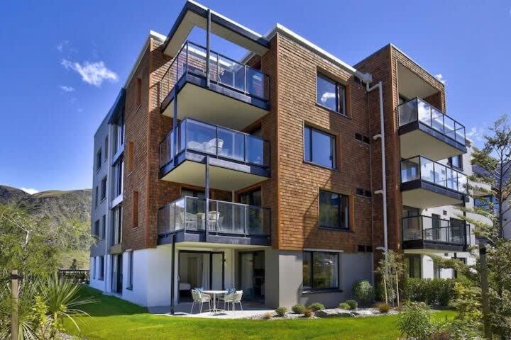Coronet Base At La Du Parc Apartment *