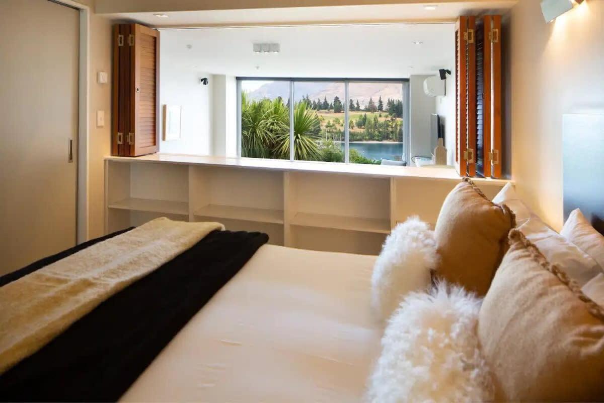 Stunning Lakeview 1 Bedroom Queenstown