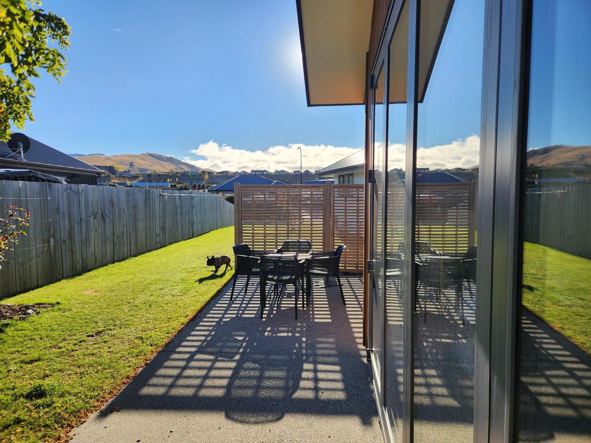 Equestrian View - Gorgeous Cozy Shotover
