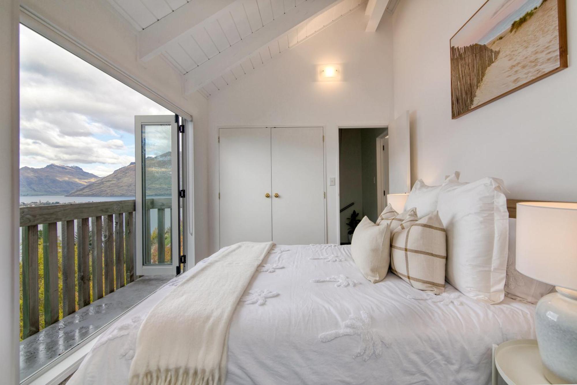 & Mountain View In Cbd Holiday home Queenstown