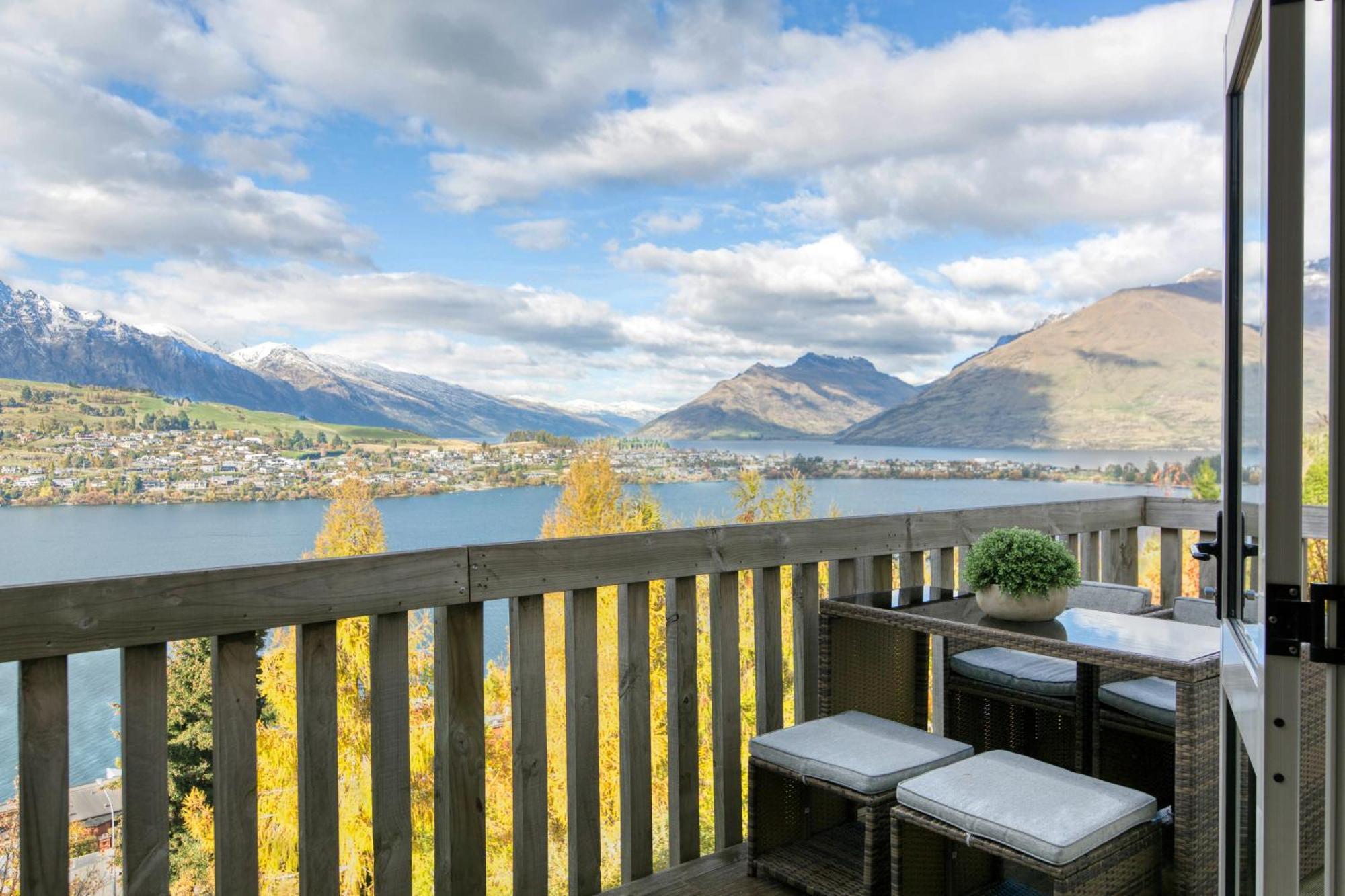 & Mountain View In Cbd Holiday home Queenstown