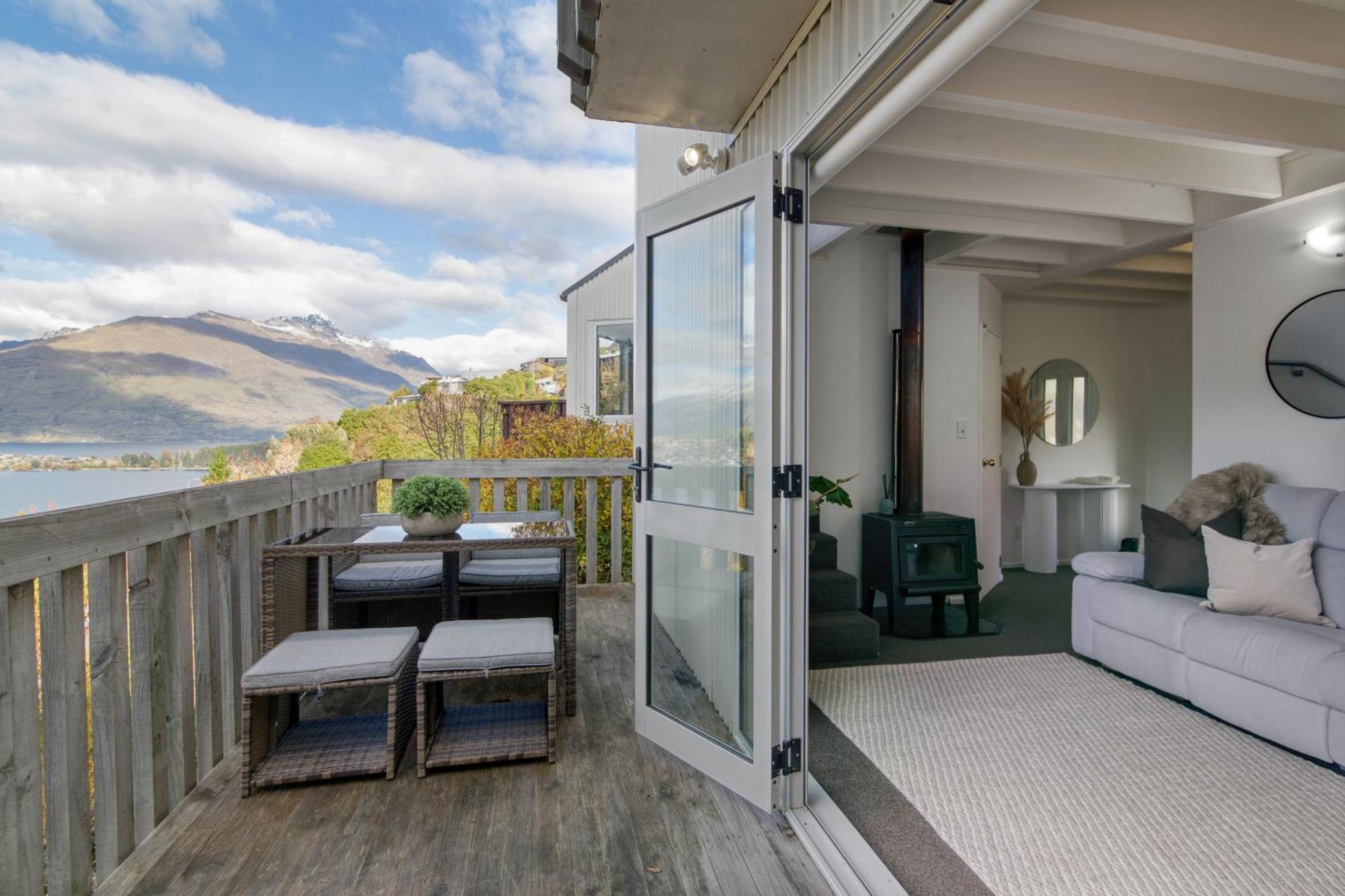 & Mountain View In Cbd Queenstown
