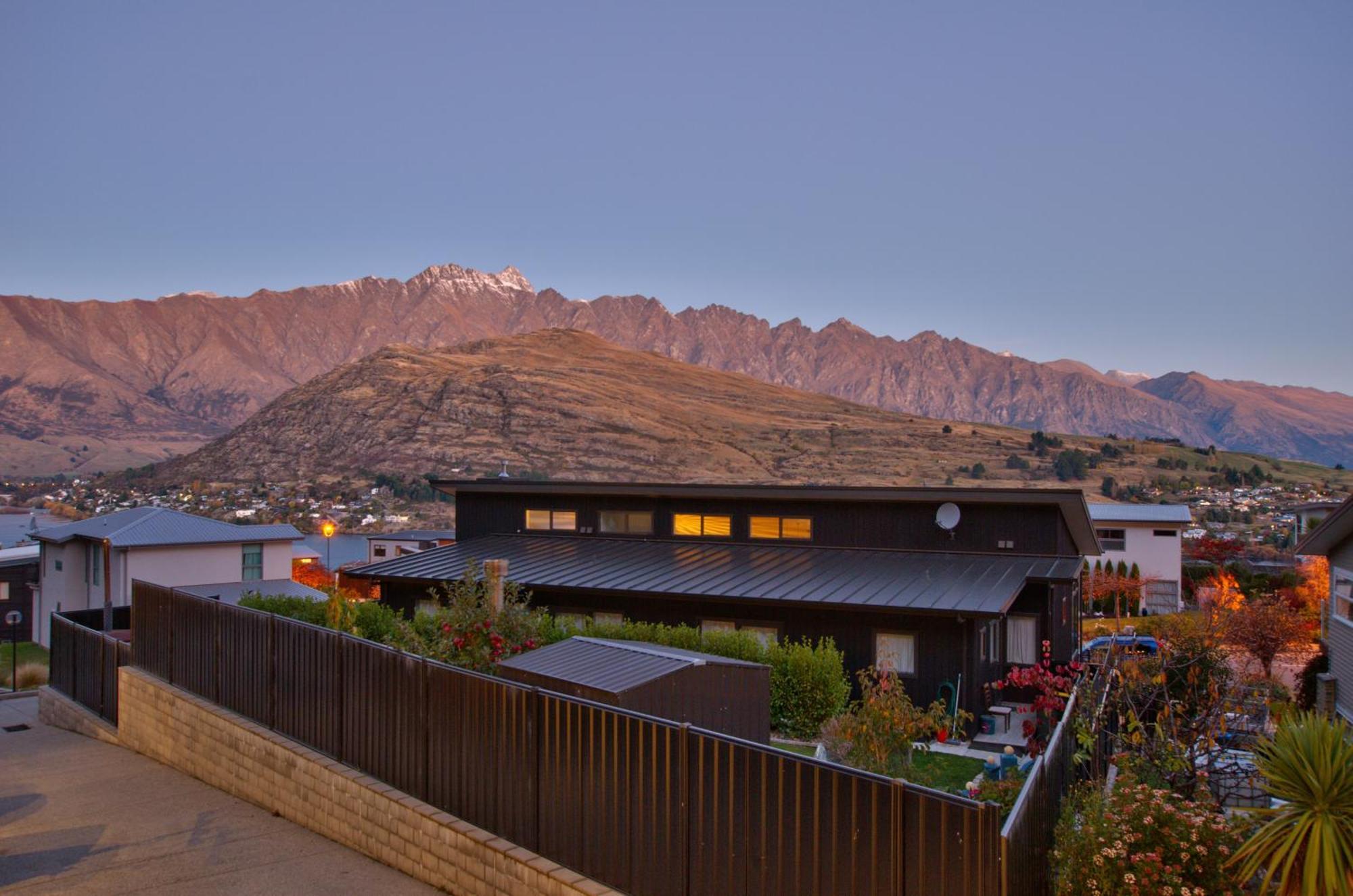 Saint's * Queenstown