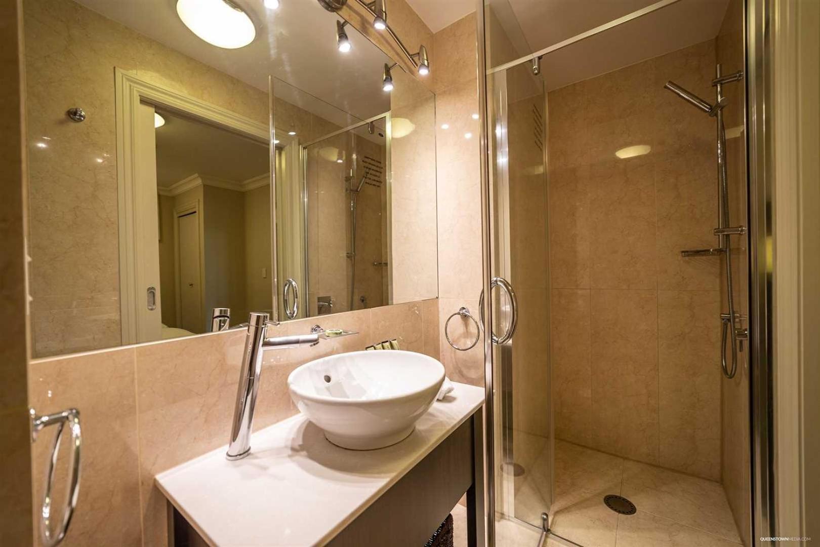 The Beacon - Luxe Unit *
