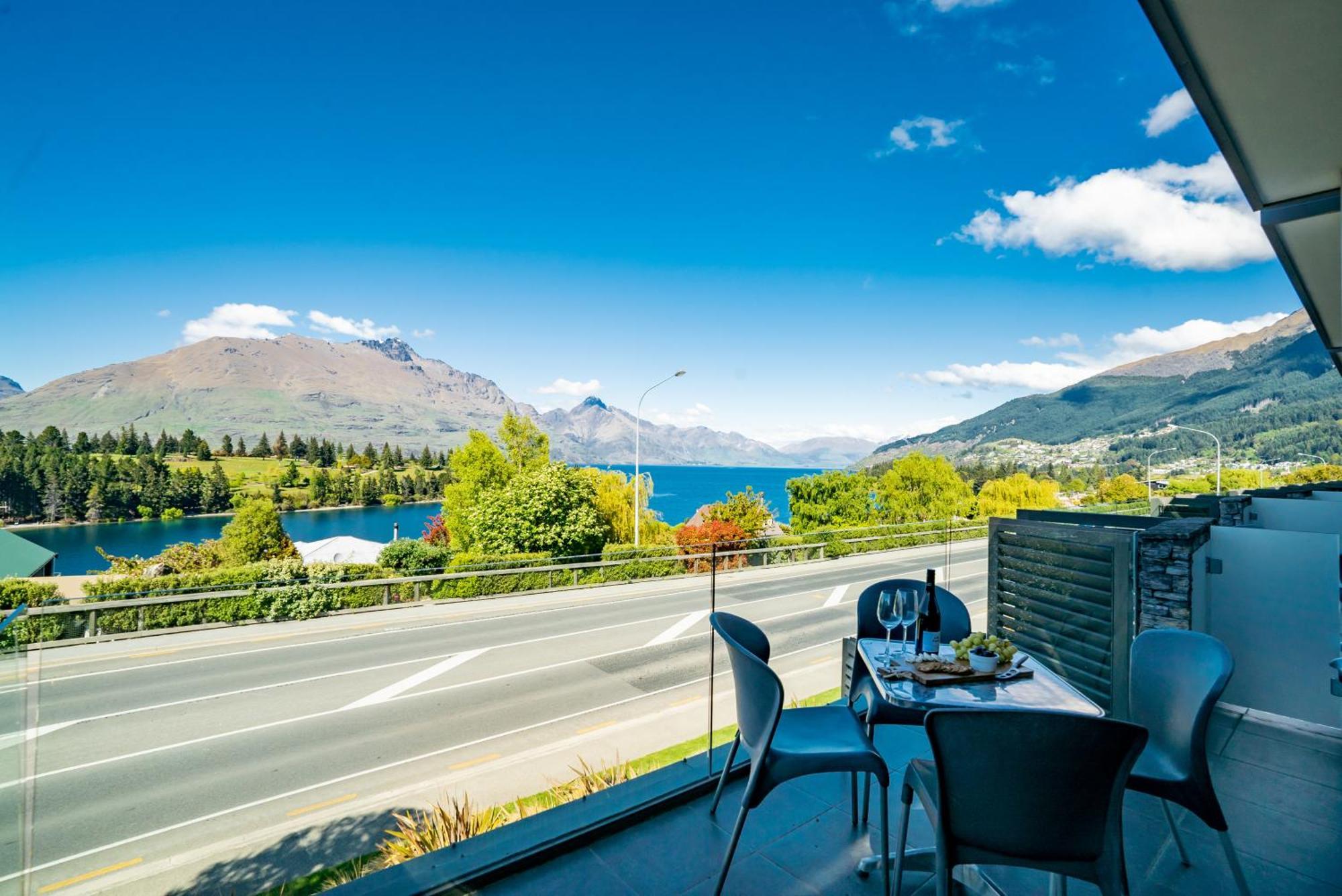 Modern Executive Living In Pounamu Apartment Queenstown