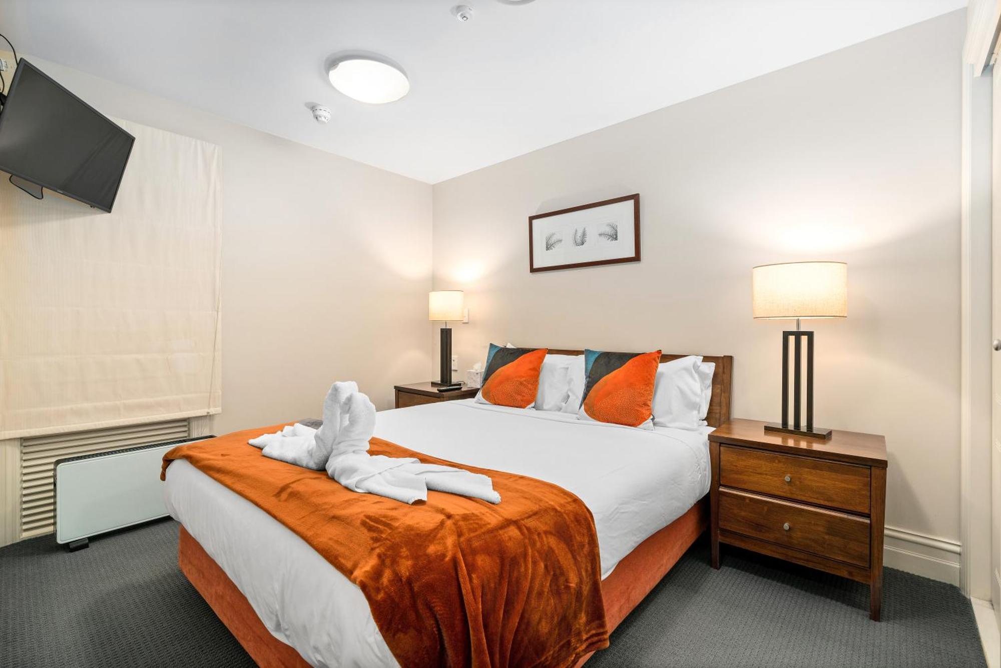 The Beacon - 2 Bedroom Town Center 614 Apartment Queenstown