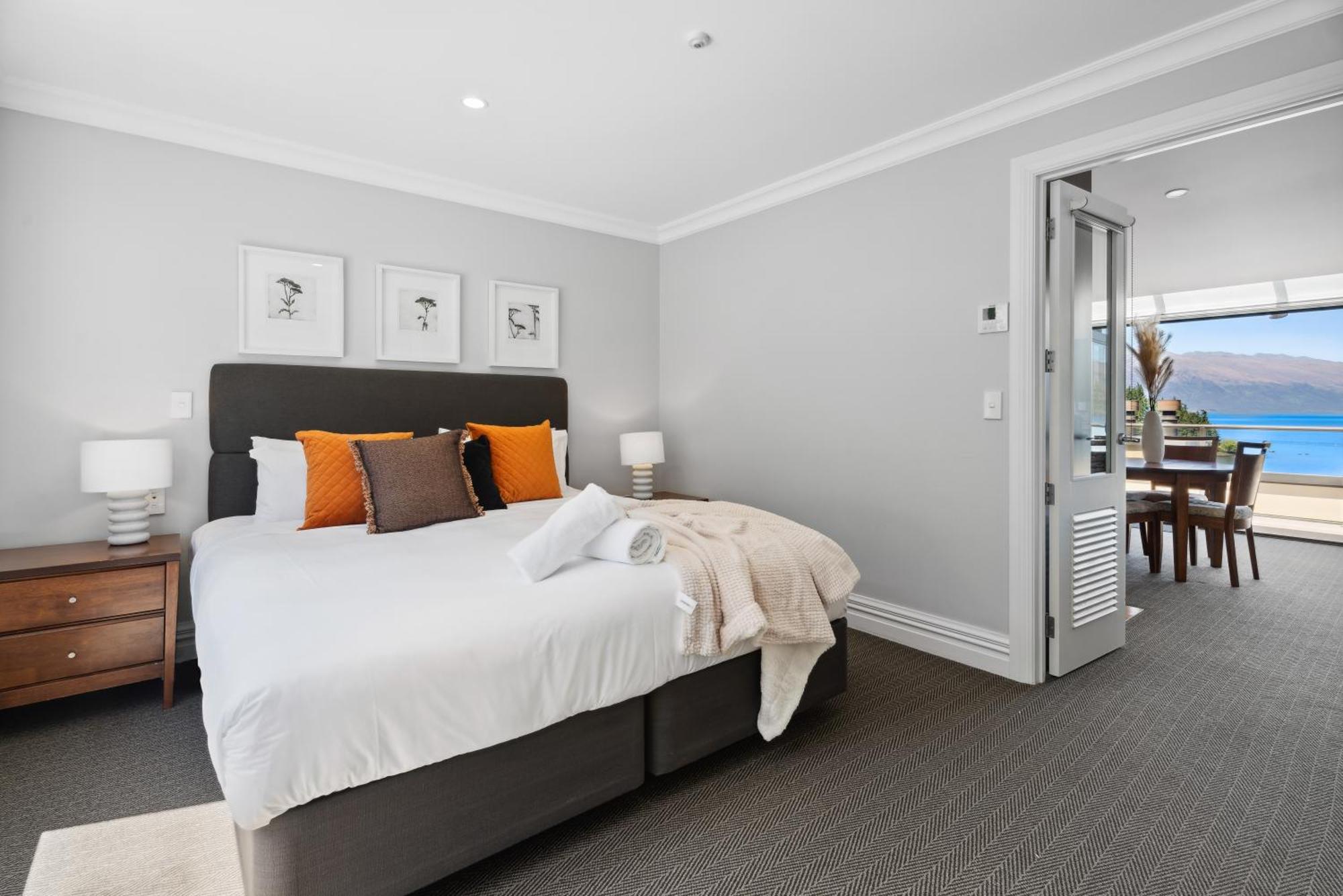 Luxury 6-bedroom Penthouse - The Beacon With 3 Spas Apartment *