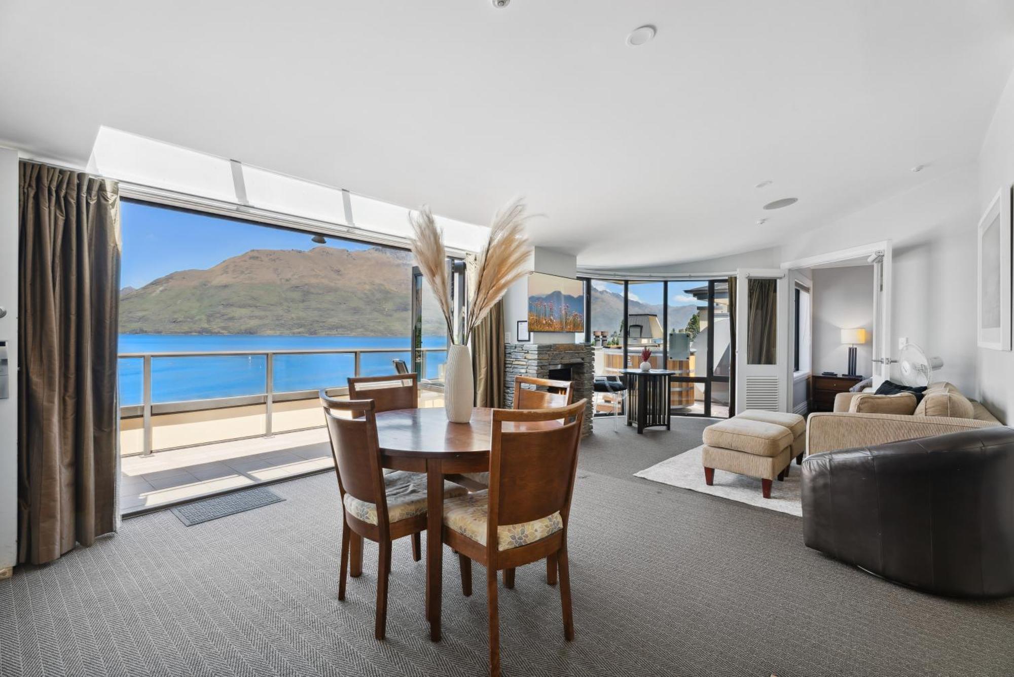 Apartment Luxury 6-bedroom Penthouse - The Beacon With 3 Spas *