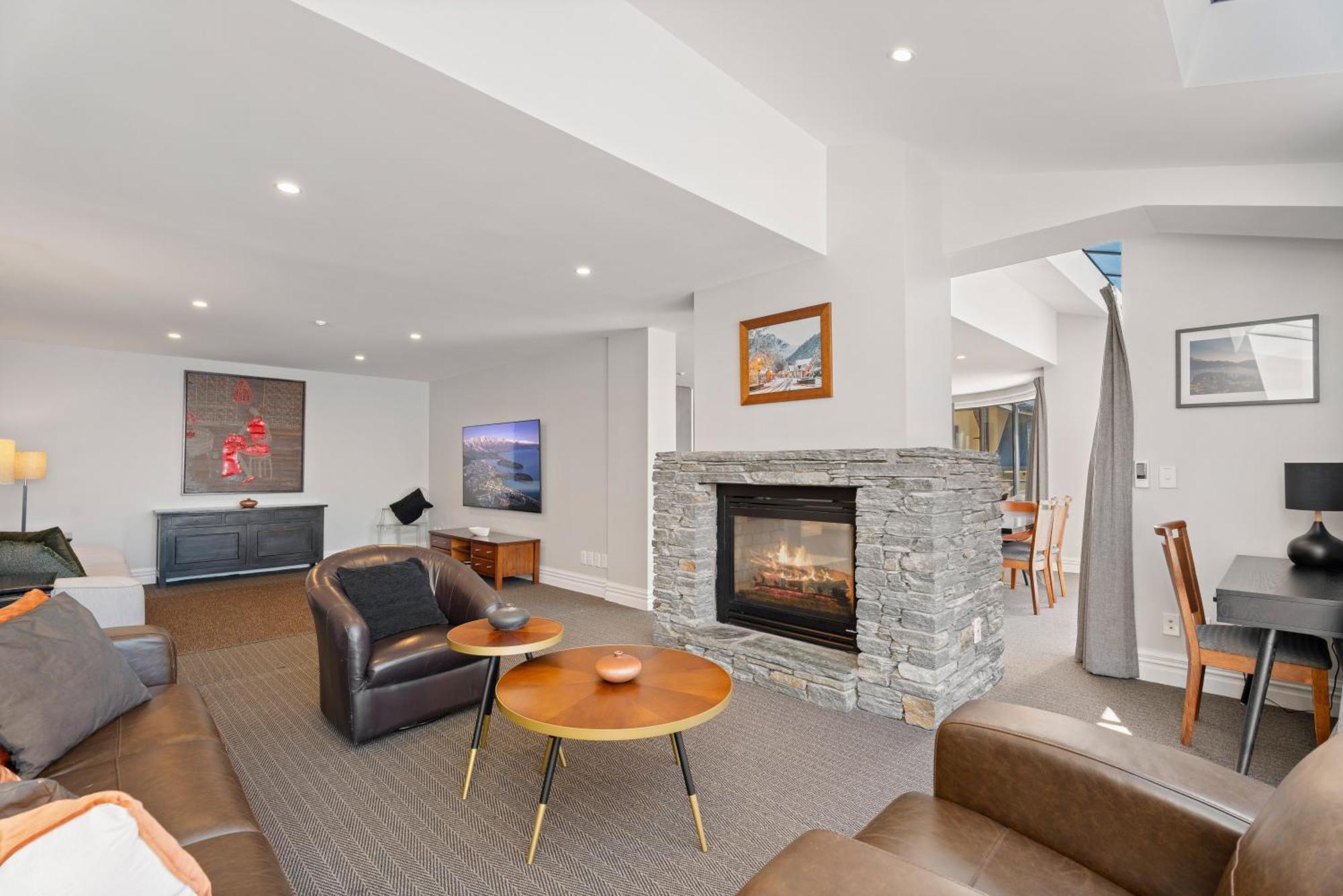 Apartment Luxury 6-bedroom Penthouse - The Beacon With 3 Spas Queenstown